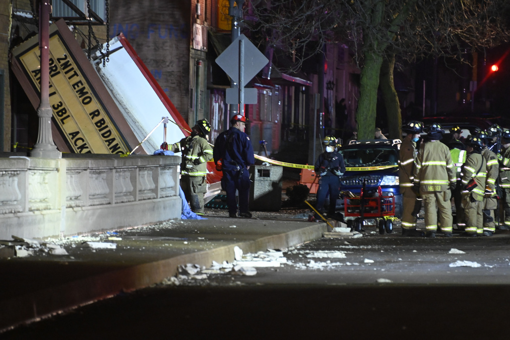 one-dead-after-storm-collapses-roof-at-morbid-angel-show-in-illinois