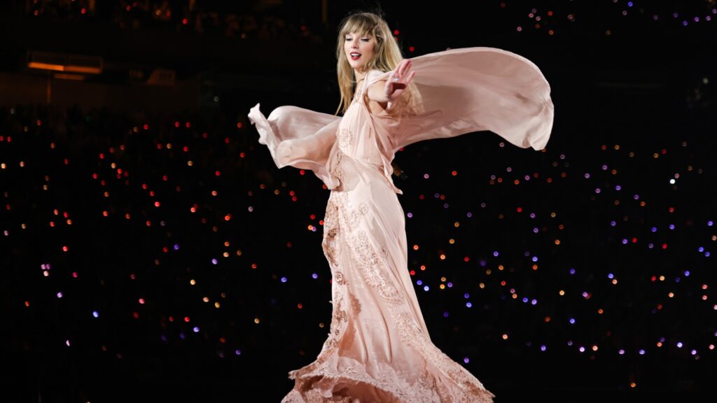 taylor-swift-is-getting-a-street-renamed-after-her-in-arlington,-texas