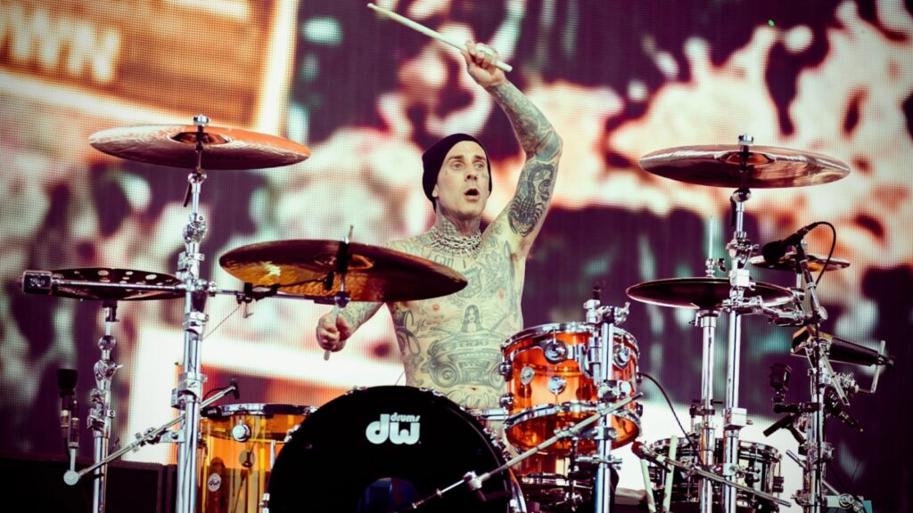 blink-182-took-us-back-to-high-school-during-throwback-performance-at-coachella