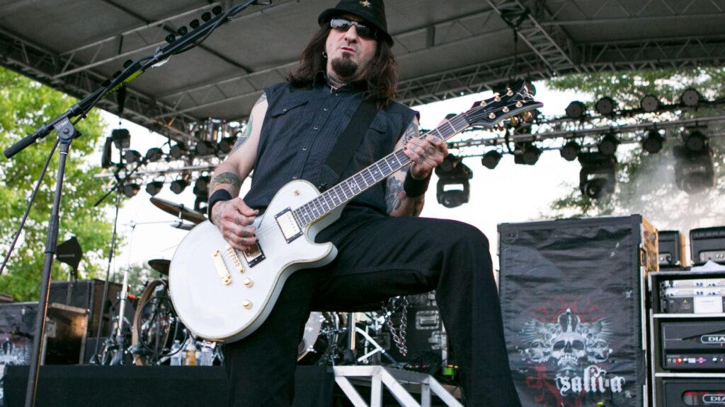 saliva-will-release-the-final-album-they-recorded-with-late-guitarist-wayne-swinny