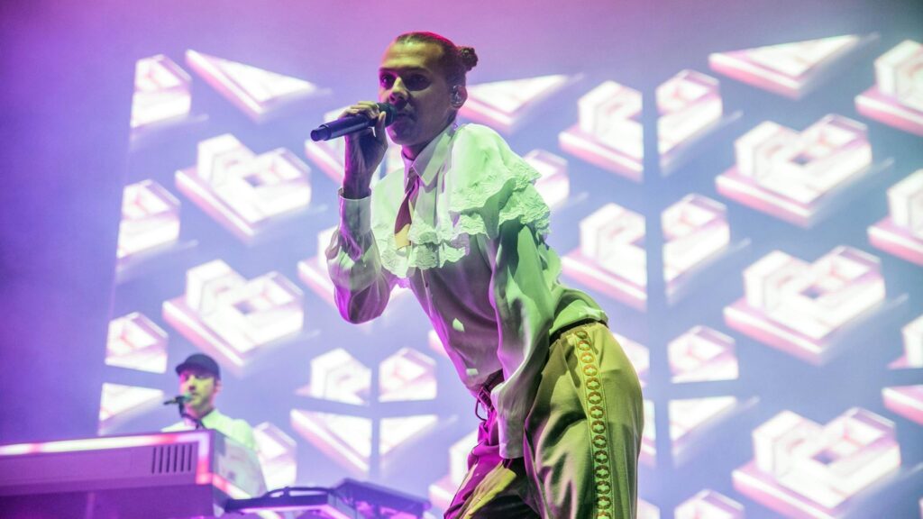 stromae-cancels-remaining-‘multitude’-tour-dates:-‘my-health-took-a-bad-turn’