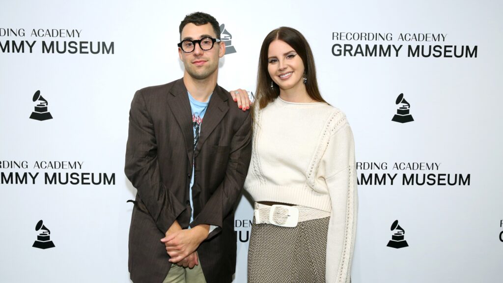 no,-lana-del-rey-certainly-did-not-leak-jack-antonoff’s-wedding-date-in-‘margaret’