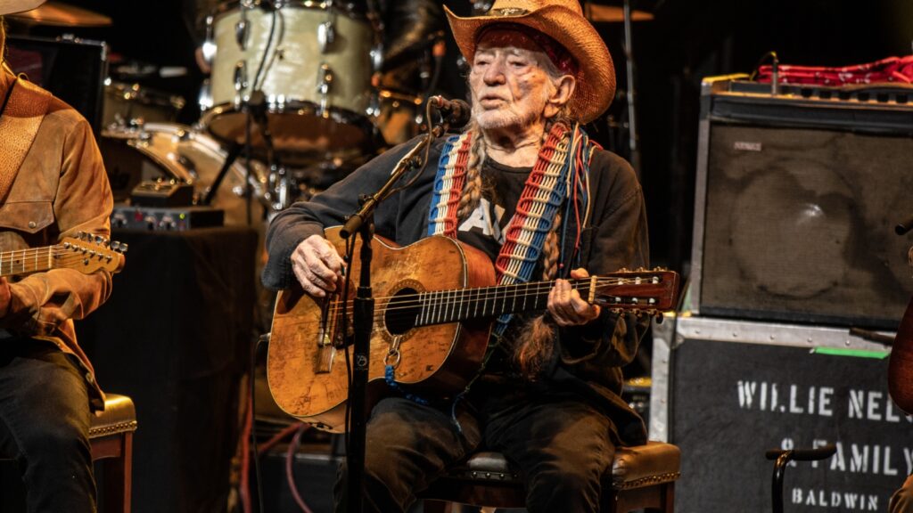 willie-nelson-to-share-the-stories-behind-his-songs-in-new-book-‘energy-follows-thought’
