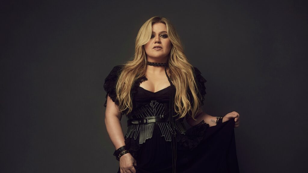 kelly-clarkson-just-wants-love-on-buoyant-new-single-‘favorite-kind-of-high’