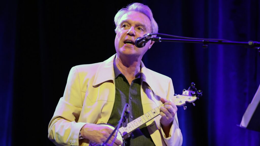 david-byrne’s-musical-faces-opposition-from-broadway-union-for-not-using-live-band