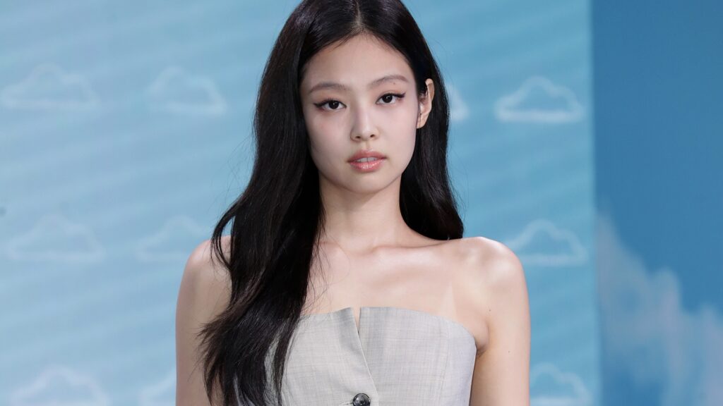 blackpink’s-jennie-recovering-after-leaving-concert-due-to-‘deteriorating-condition’