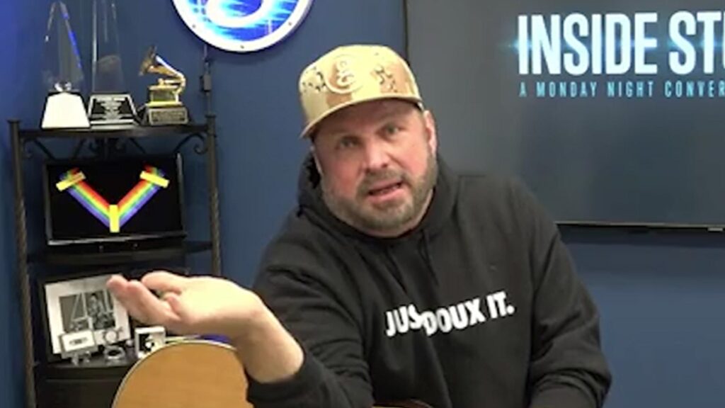 garth-brooks-doubles-down-on-selling-bud-light-at-new-nashville-bar
