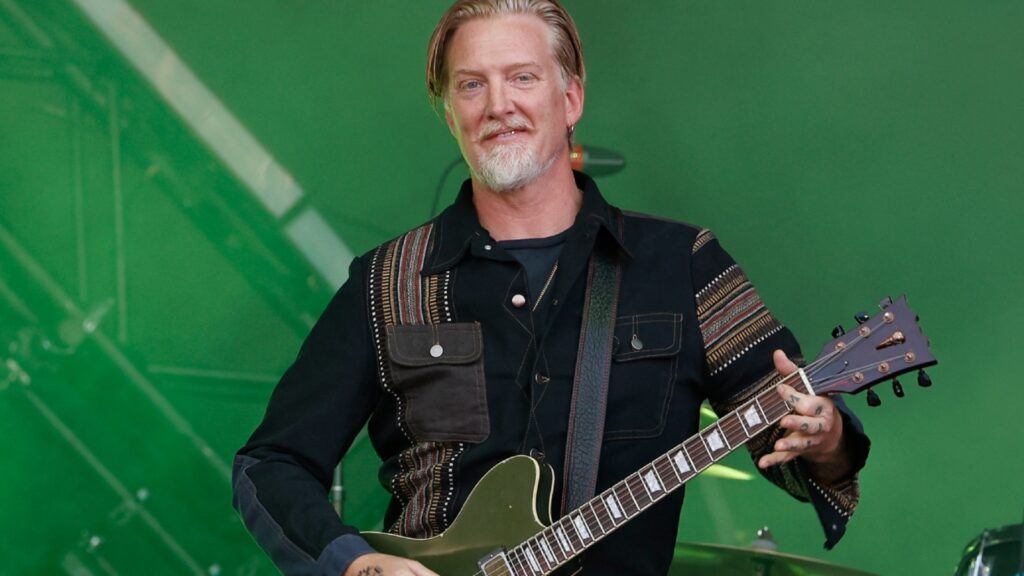 queens-of-the-stone-age’s-josh-homme-reveals-he-had-surgery-to-remove-cancer