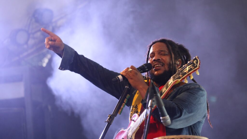 stephen-marley-pays-tribute-to-his-family-in-‘old-soul’-video