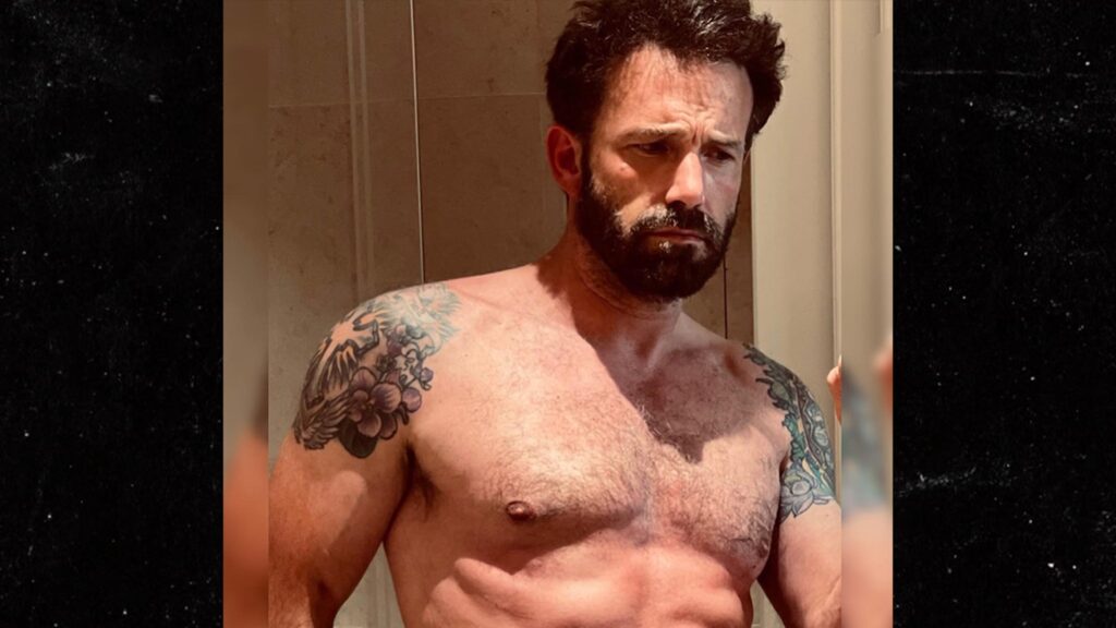 jennifer-lopez-posts-shirtless-photo-of-ben-affleck-on-father’s-day