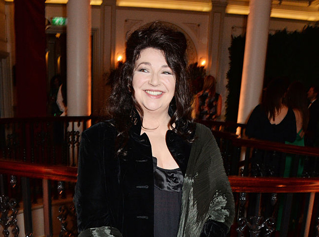 kate-bush-thanks-fans-as-‘running-up-that-hill’-hits-one-billion-streams