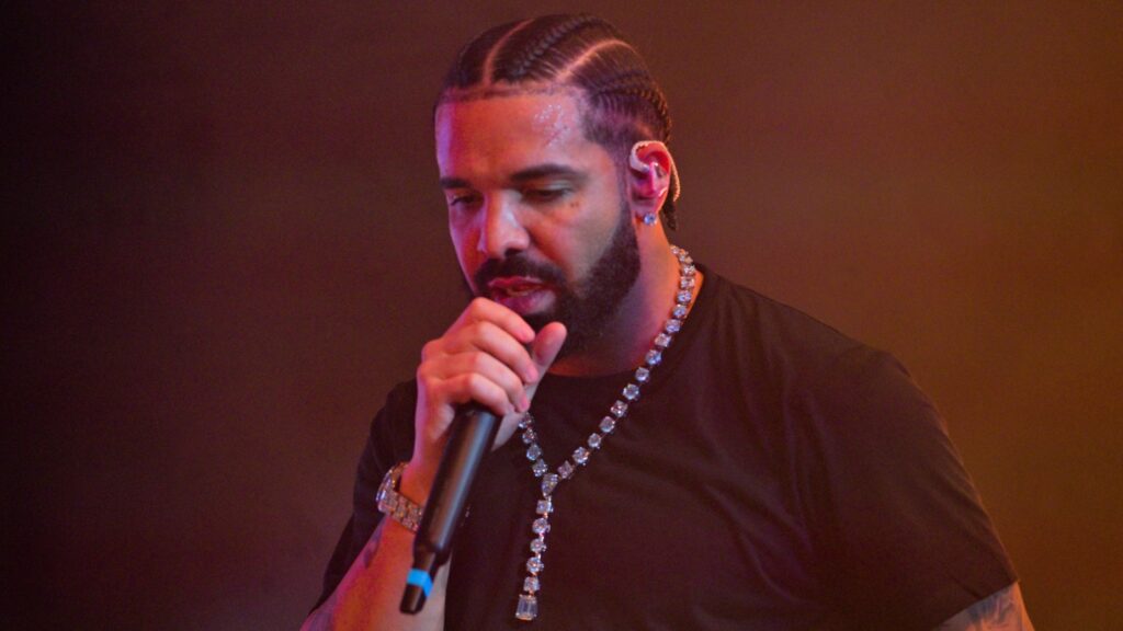 drake-announces-first-book-of-poetry:-‘titles-ruin-everything’
