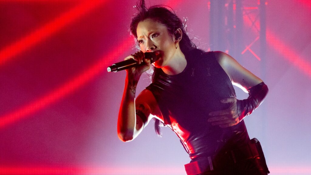 rina-sawayama-calls-out-labelmate-matty-healy-at-glastonbury:-‘i’ve-had-enough’