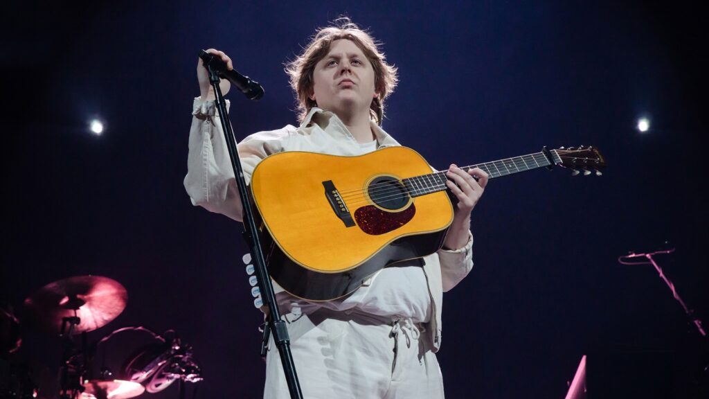 lewis-capaldi-‘taking-break’-from-touring-‘to-adjust-to-the-impact-of-tourette’s’