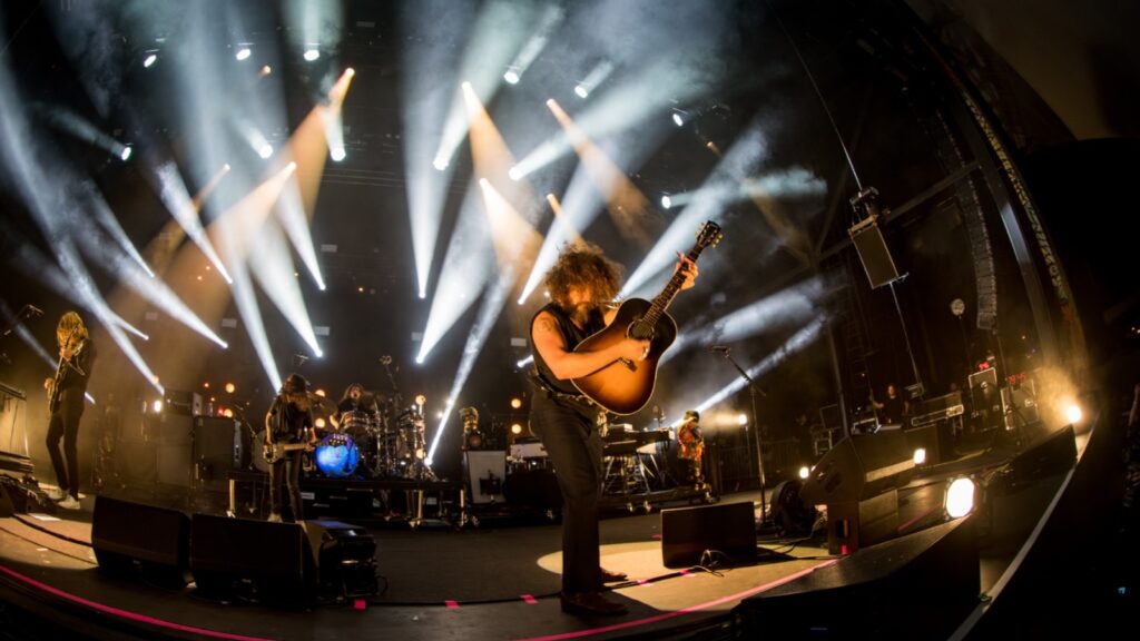watch-my-morning-jacket-cover-‘the-ballad-of-john-and-yoko’-at-peach-fest-2023