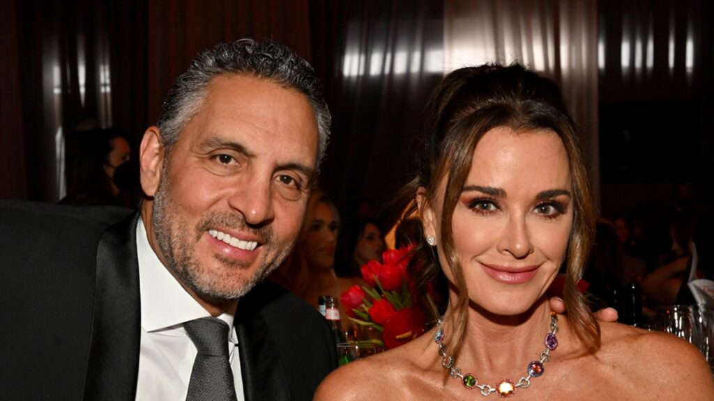 kyle-richards-and-mauricio-umansky-deny-rumors-they’re-divorcing