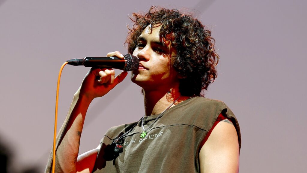 dominic-fike-almost-got-kicked-off-‘euphoria’-for-being-a-‘drug-addict’:-‘it-was-really-bad’