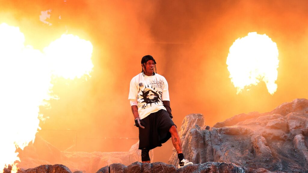 travis-scott-plots-show-at-pyramids-of-giza,-promotes-‘utopia-packs’