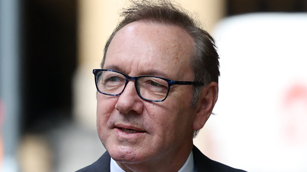 kevin-spacey-testifies-he’s-a-‘big-flirt’-at-sex-assault-trial-in-london