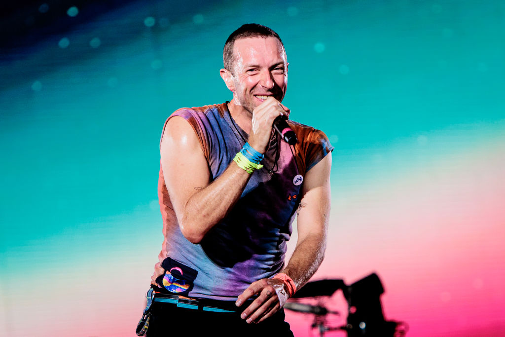 watch-coldplay-cover-backstreet-boys’-‘everybody-(backstreet’s-back)’-in-gothenburg