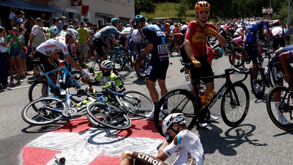 fan-taking-‘selfie’-causes-massive-crash-at-tour-de-france