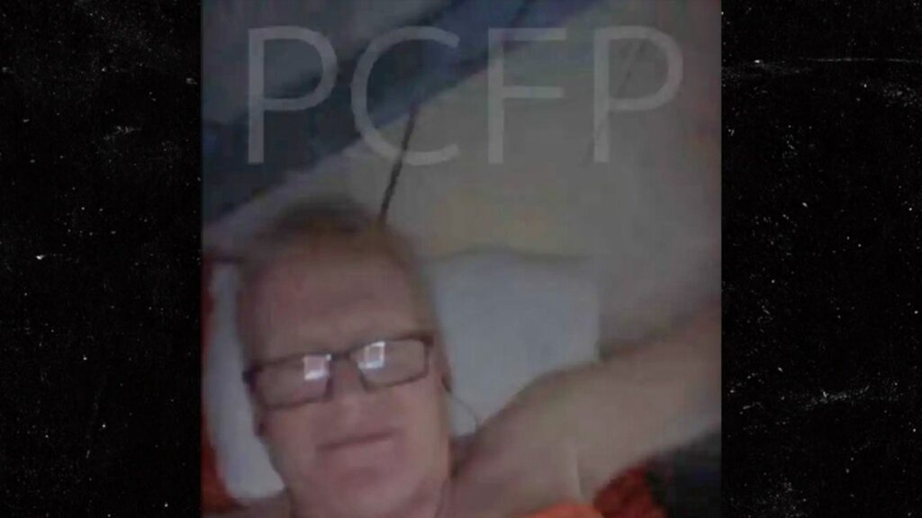 alex-murdaugh-takes-shirtless-selfies-from-prison