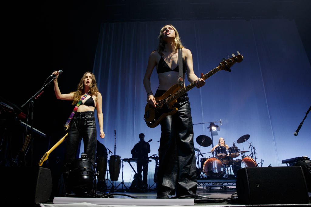for-the-record,-haim-play-their-own-instruments