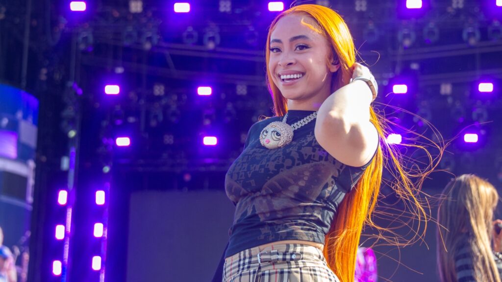 ice-spice-delivers-deluxe-edition-of-‘like.?’-with-four-new-songs