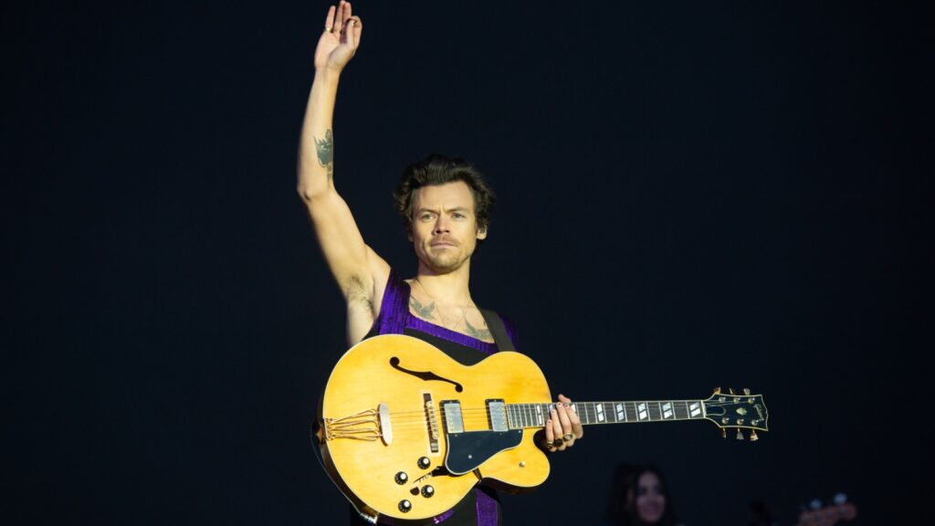 harry-styles-says-‘goodbye-for-now’-as-‘love-on-tour’-officially-ends:-‘you’ve-changed-my-life’