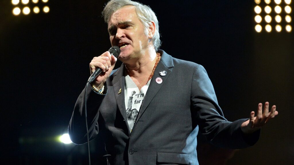 morrissey-slams-sinead-o’connor-tributes:-‘you-praise-her-now-only-because-it-is-too-late’
