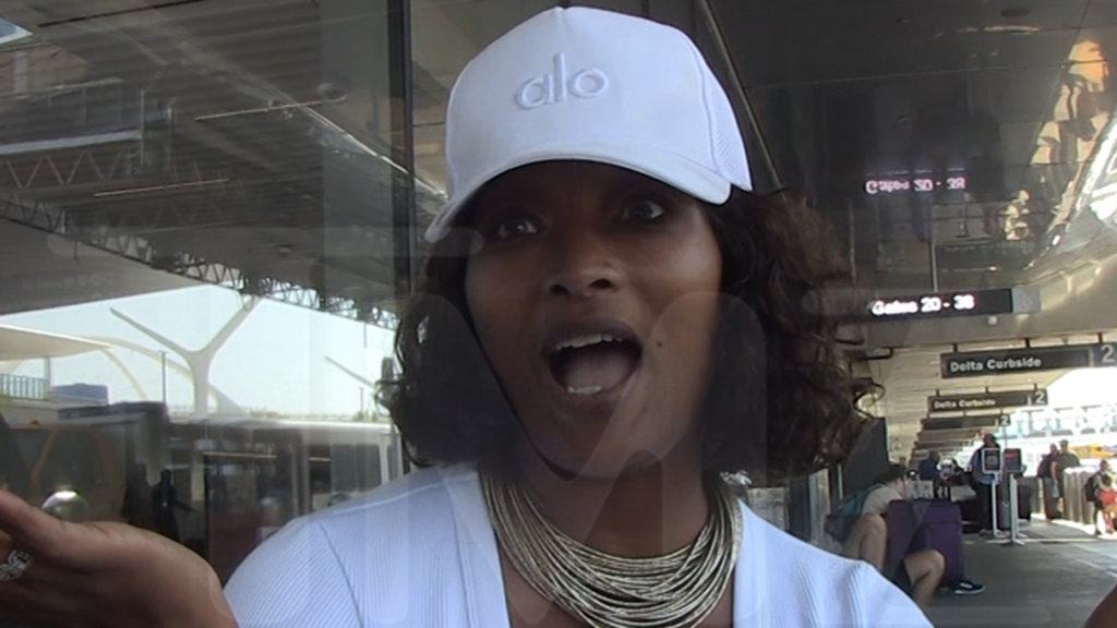toccara-jones-offers-modeling-gig-to-drake’s-36g-bra-fan