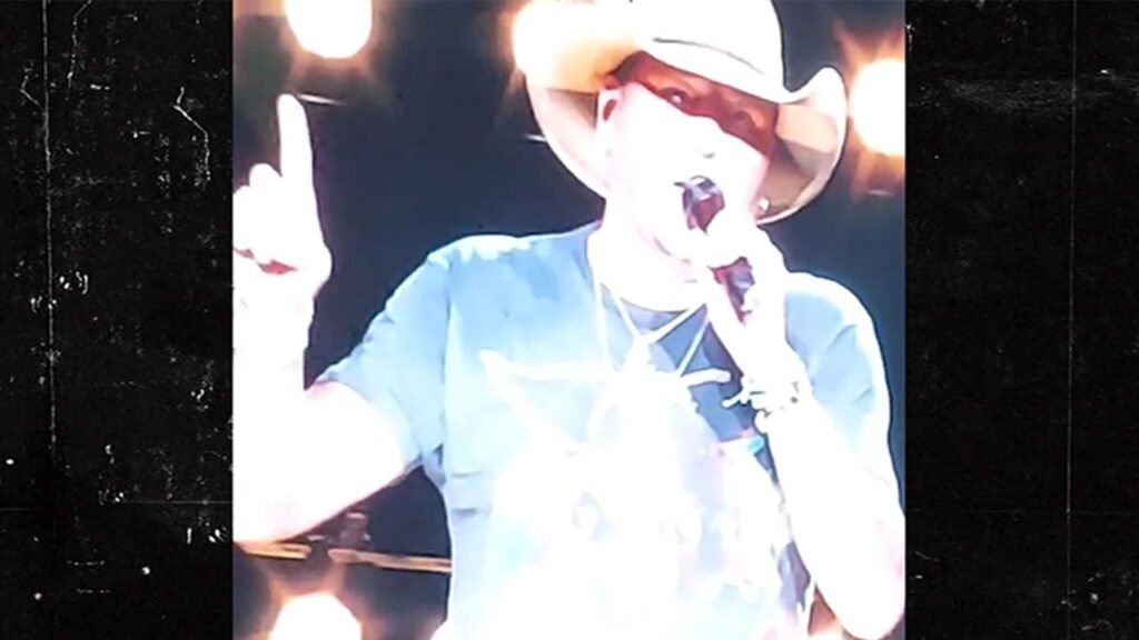 jason-aldean-says-‘try-that-in-a-small-town’-connects-with-boston-b/c-of-marathon-bombings