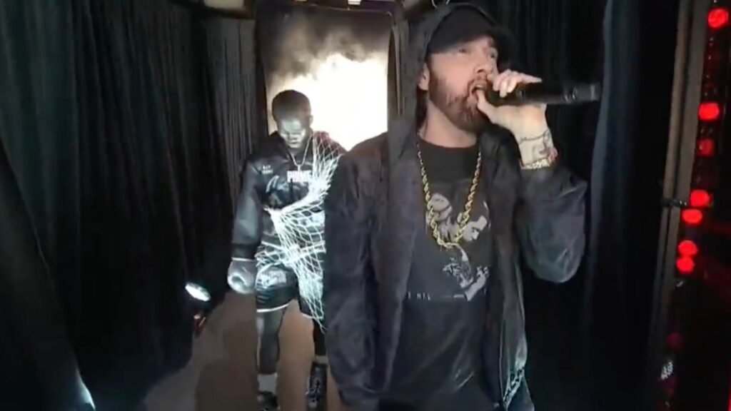 see-eminem-serve-as-terence-crawford’s-hype-man-ahead-of-title-fight