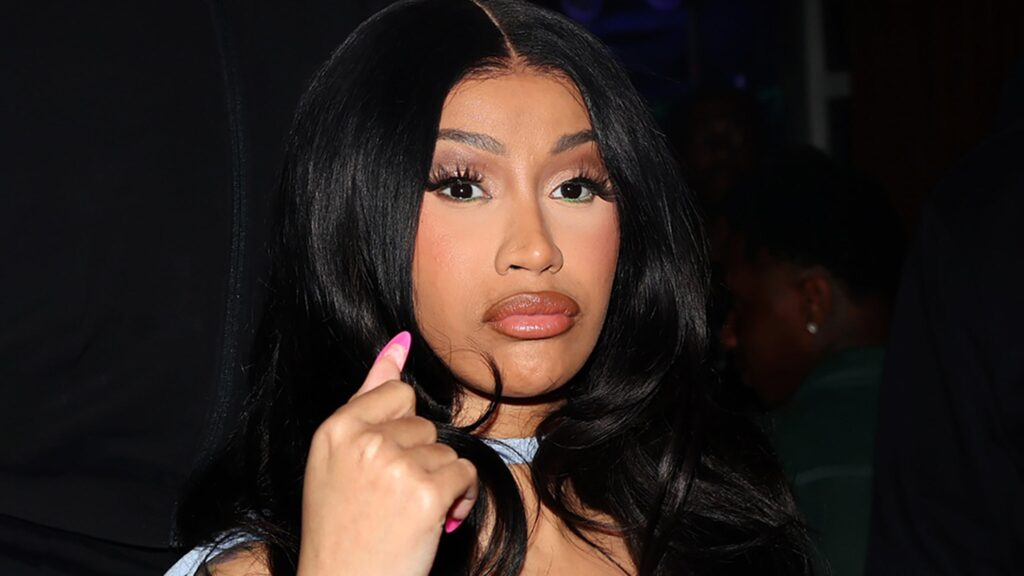 cardi-b-suspect-for-battery-after-vegas-microphone-toss
