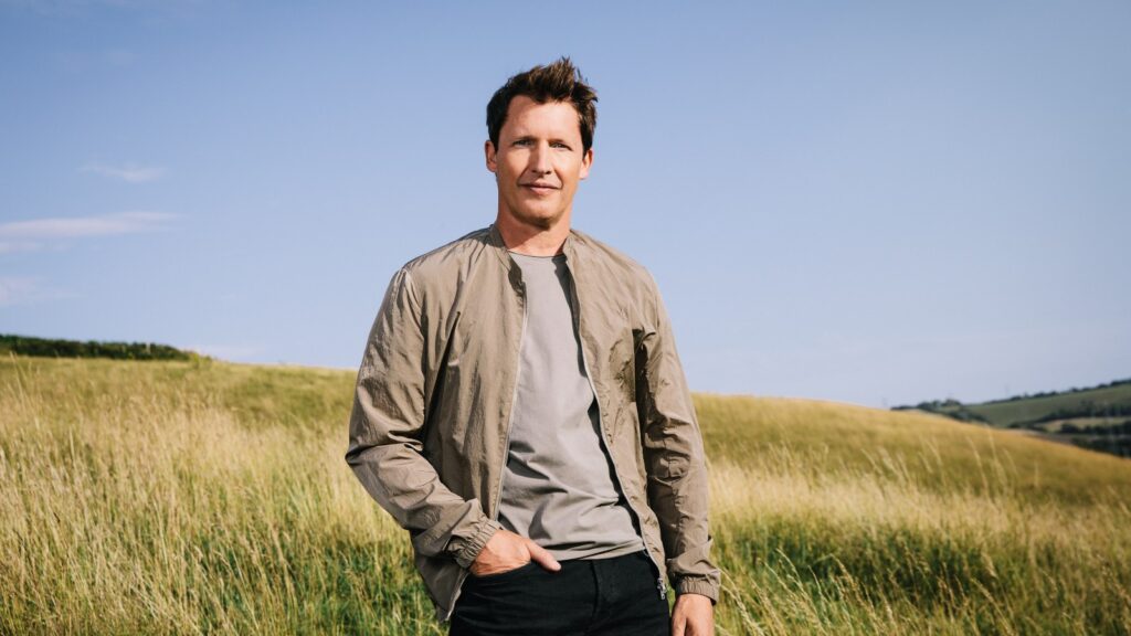 james-blunt-welcomes-the-highs-and-the-lows-on-breezy-single-‘beside-you’