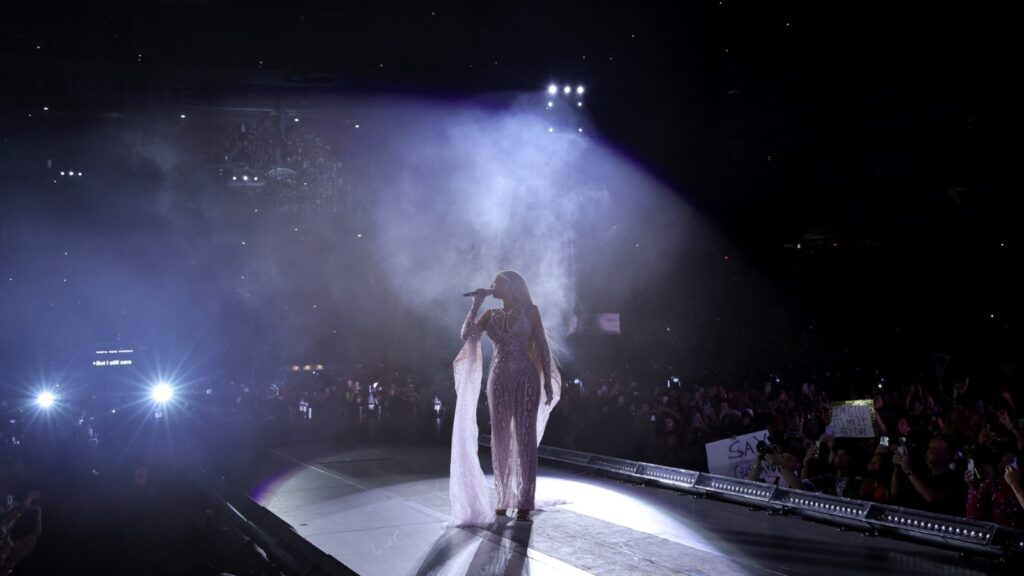 beyonce-honors-man-fatally-stabbed-while-dancing-to-her-music