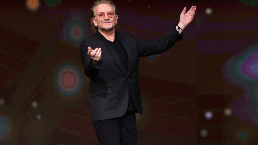 see-bono-serenade-sarajevo-film-festival-with-bob-marley-classic