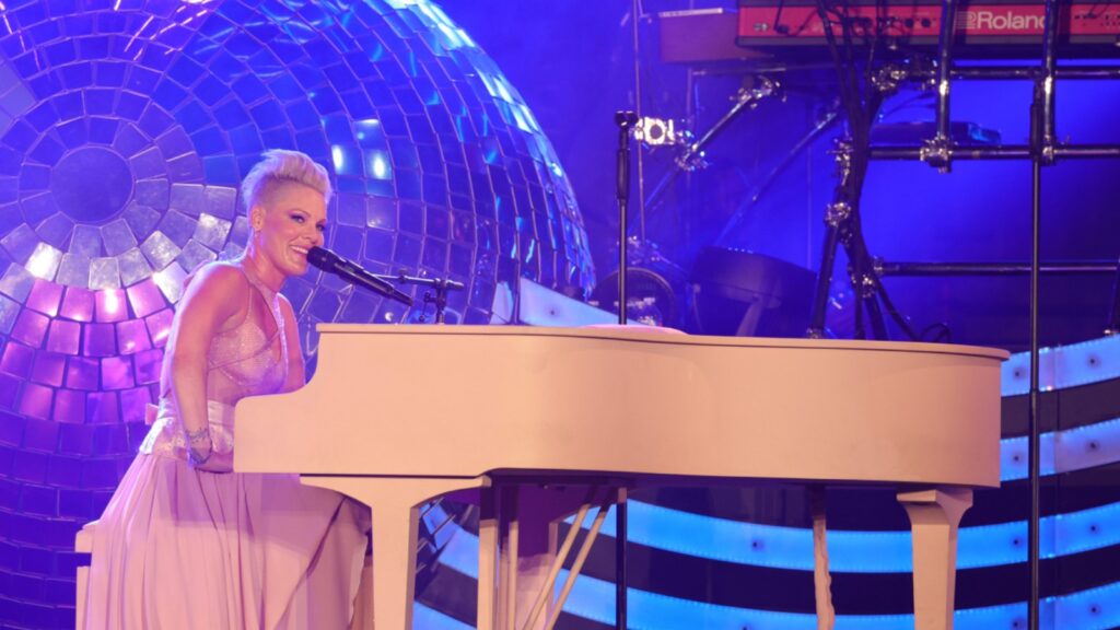 pink-honors-‘sweet-britney-spears’-with-updated-‘don’t-let-me-get-me’-lyrics