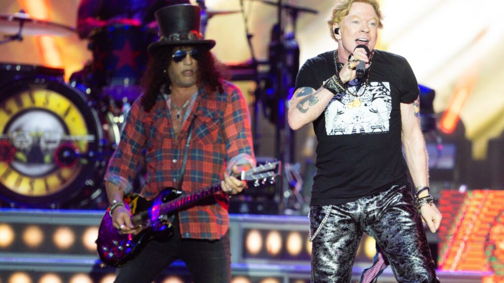see-guns-n’-roses-debut-new-song-‘perhaps’-live-in-pittsburgh