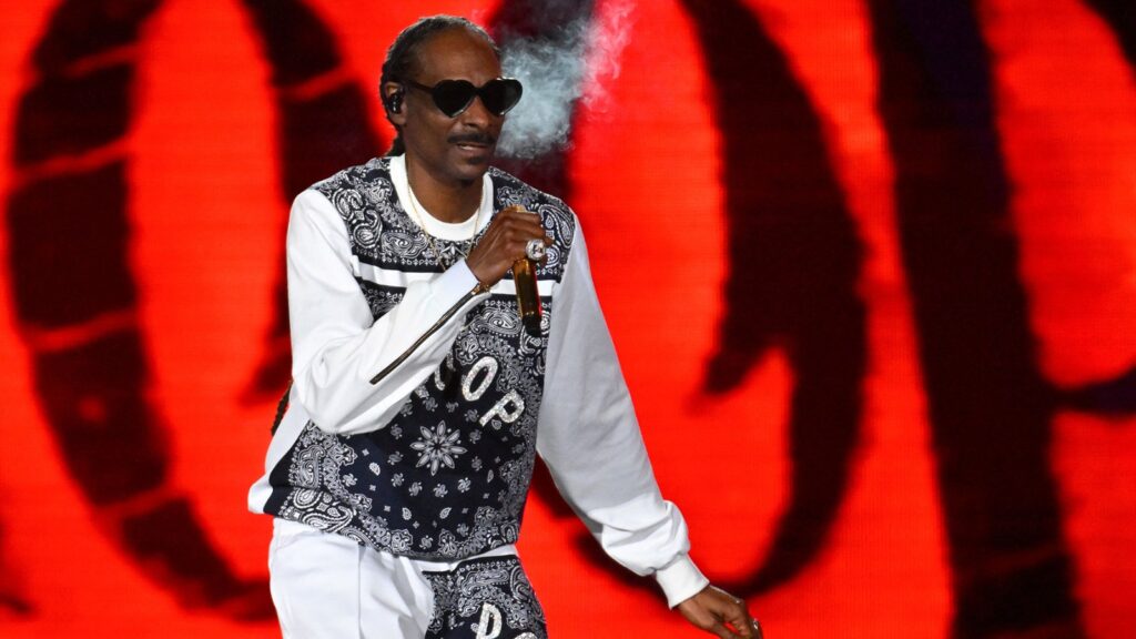 16-heat-related-hospitalizations-reported-after-snoop-dogg’s-houston-show