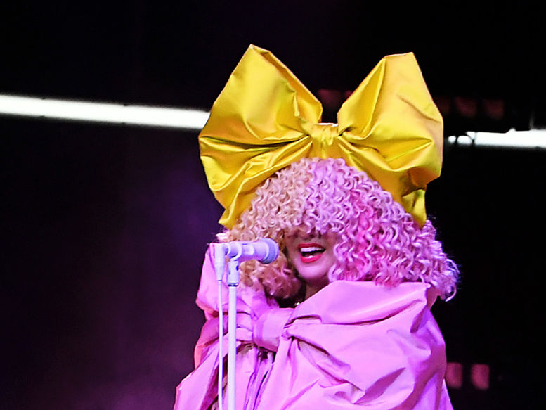 ‘survivor’-superfan-sia-nears-$1-million-in-contestant-giveaways