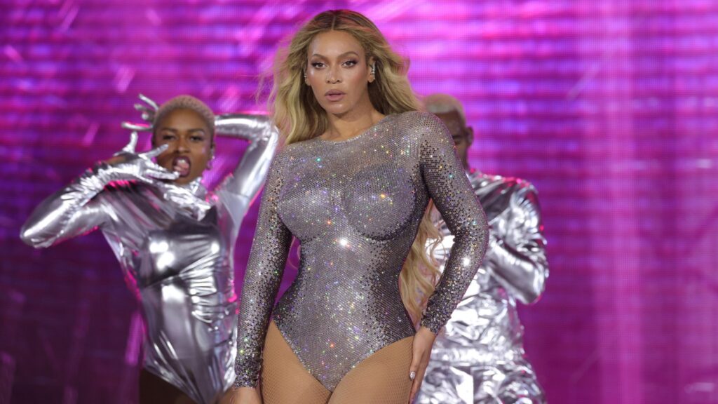 everybody-on-mute:-beyonce’s-sound-drops-out-at-arizona-‘renaissance’-tour-show