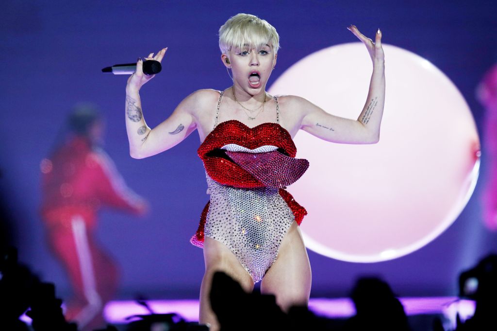 miley-cyrus-says-she-‘didn’t-make-a-dime’-off-of-her-bangerz-tour