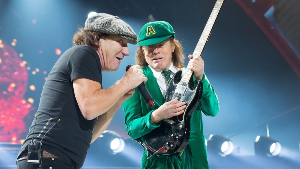 ac/dc-reveal-retired-bassist-cliff-williams-will-return-for-power-trip-fest