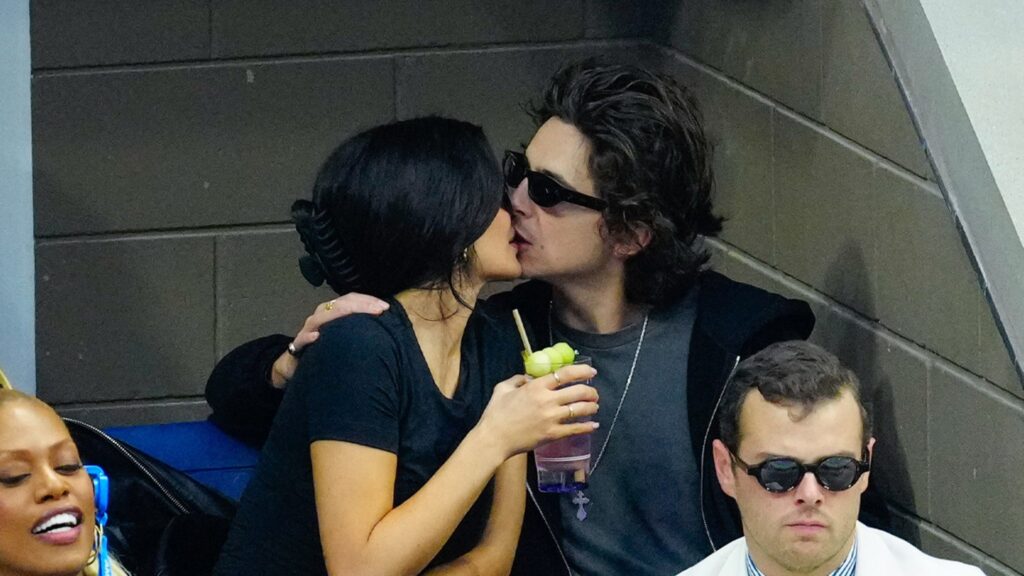 kylie-jenner-and-timothee-chalamet-make-out-at-us-open,-other-a-listers-attend