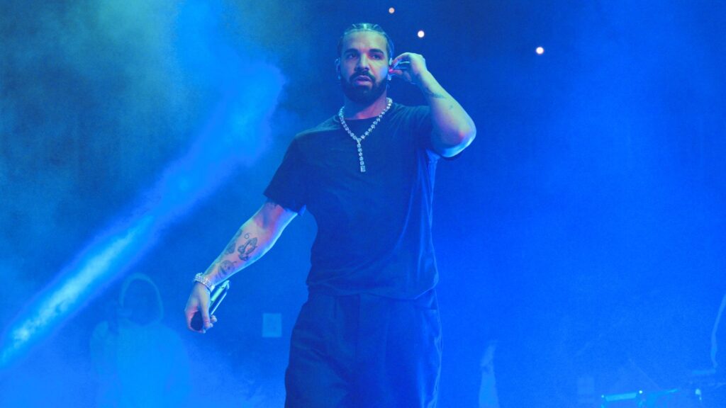 drake-postpones-‘for-all-the-dogs’-release-due-to-tour