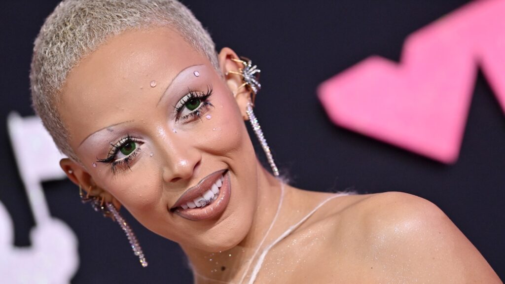 doja-cat’s-‘scarlet’-has-arrived,-ending-a-bizarre-album-rollout