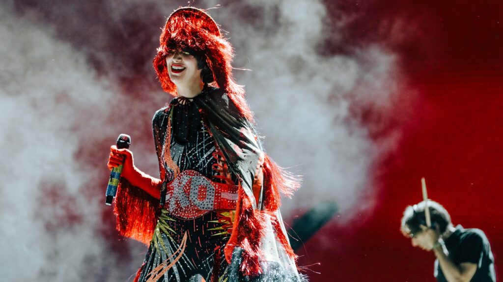 the-killers-come-home,-yeah-yeah-yeahs-bring-magic-on-life-is-beautiful-day-one