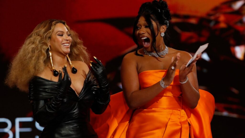 see-beyonce-bring-out-megan-thee-stallion-for-‘savage-remix’-at-hometown-houston-show