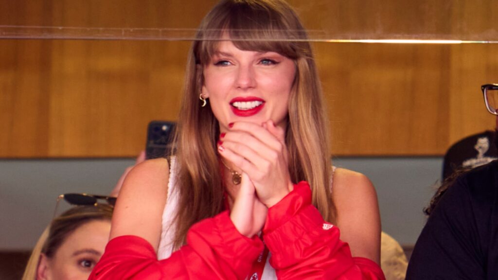 swifties-react-to-taylor-swift-and-travis-kelce-living-out-a-sports-rom-com-plot-at-chiefs-game